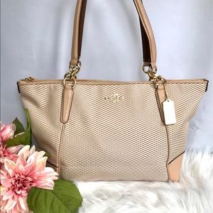 ✨Coach Ava Tote with Legacy Print✨